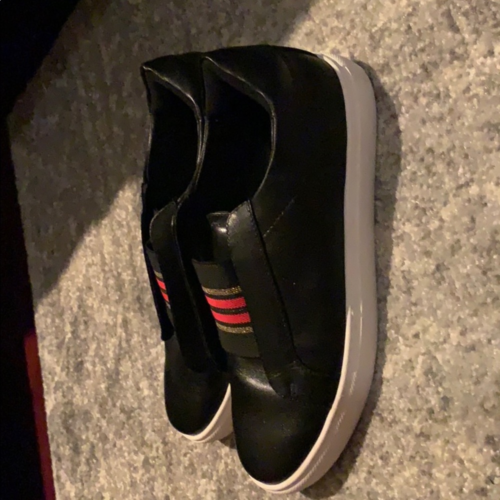 Shoes - Picture 2 of 6